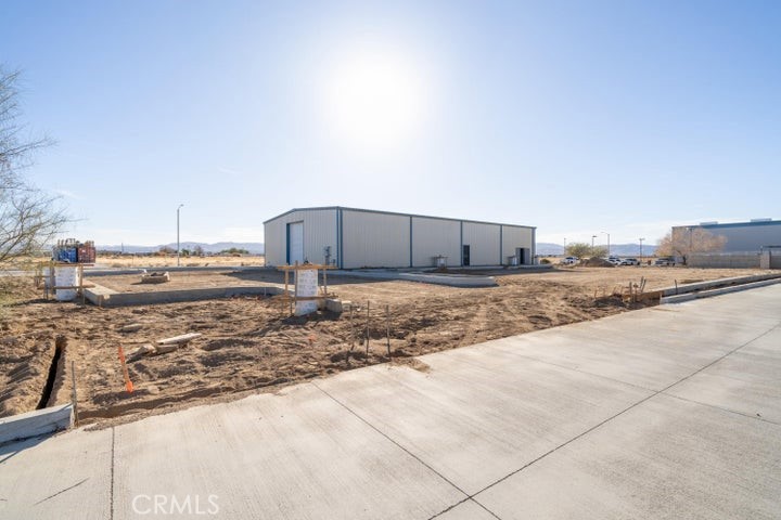 42515 Wall Street Property Photo 17