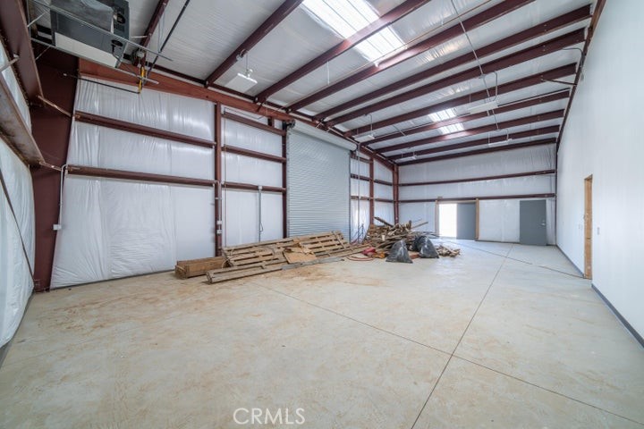 42515 Wall Street Property Photo 23