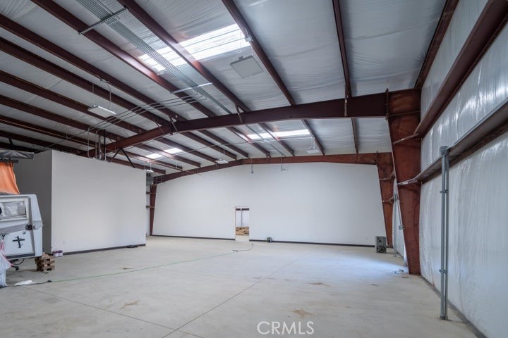 42515 Wall Street Property Photo 28