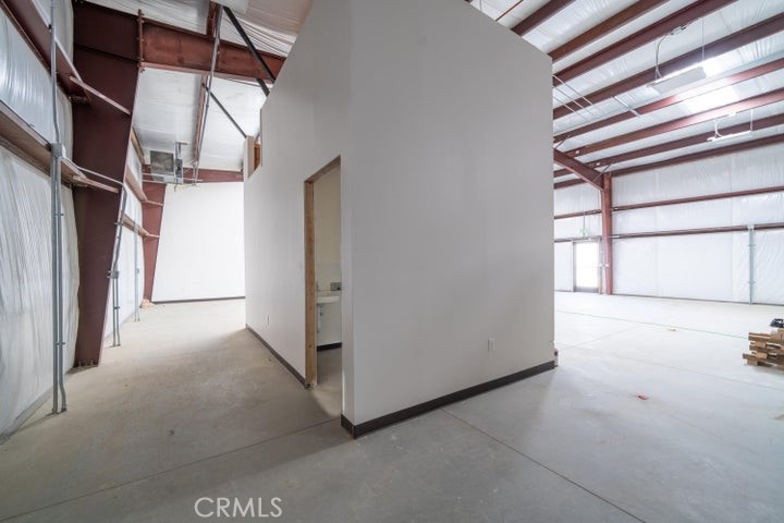 42515 Wall Street Property Photo 31