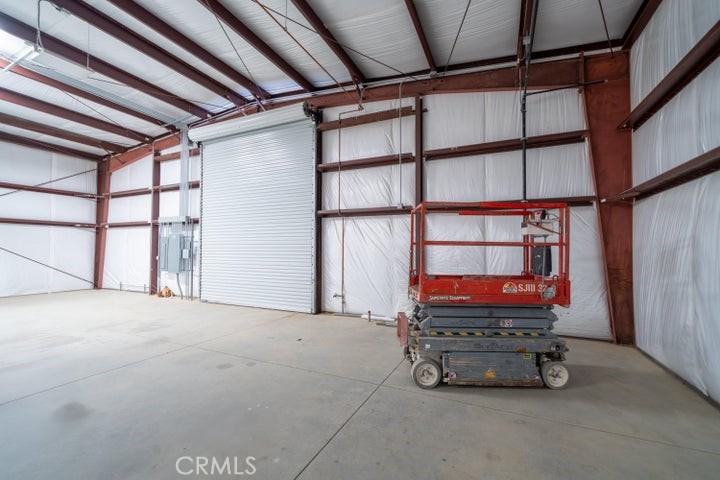 42515 Wall Street Property Photo 32