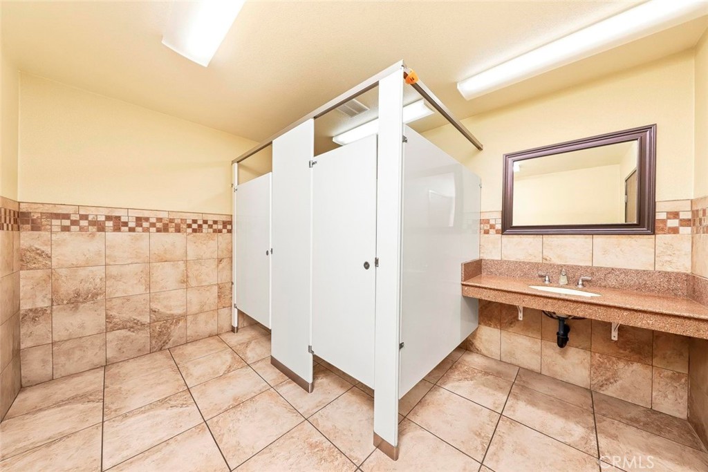 44155 Division Street Property Photo 17