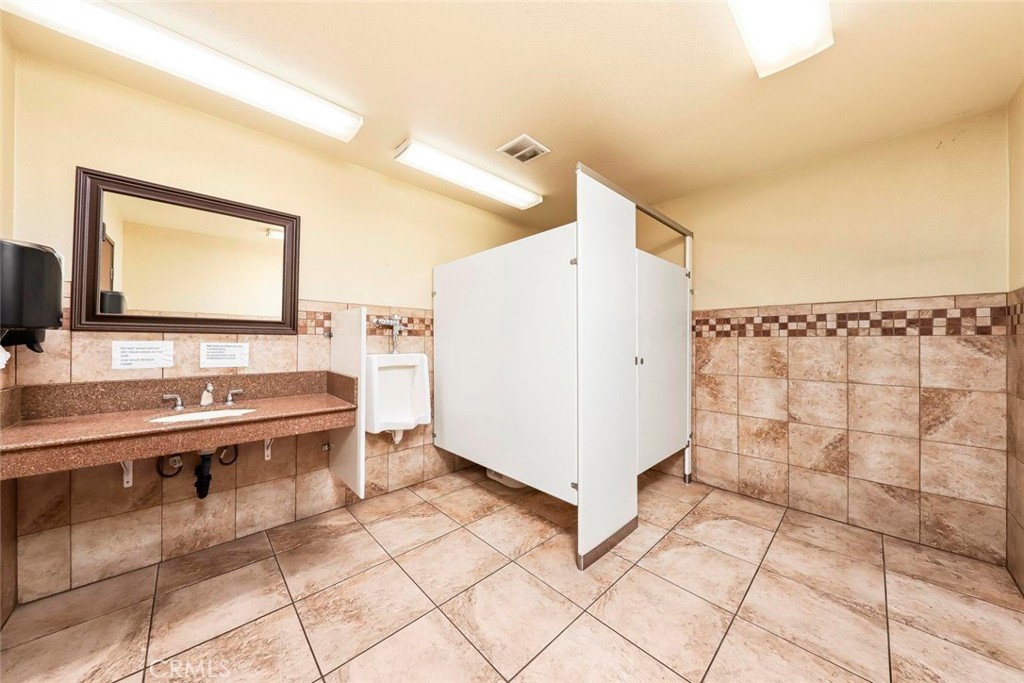 44155 Division Street Property Photo 18