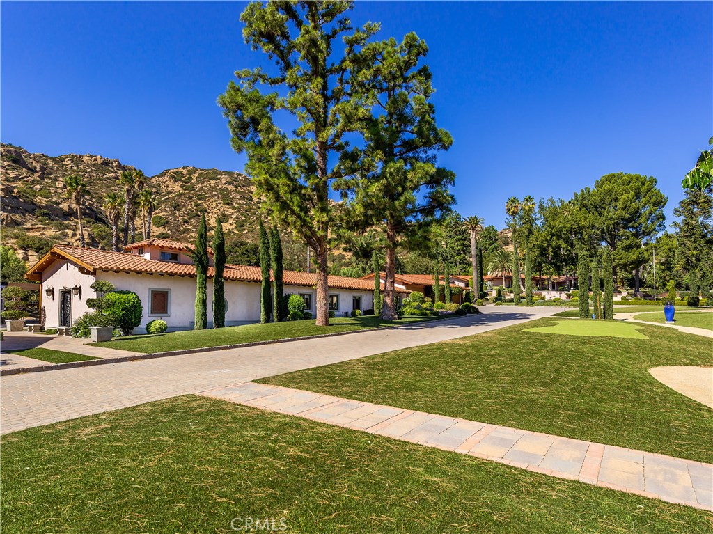 22637 La Quilla Drive Property Photo 11