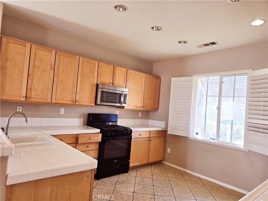 5765 W Avenue K2 Property Photo 5