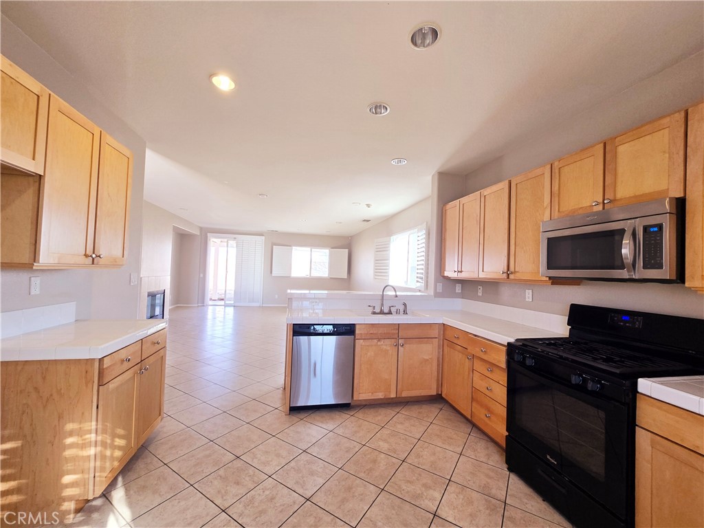 5765 W Avenue K2 Property Photo 9