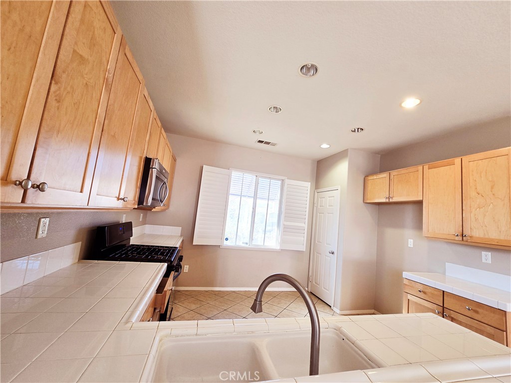 5765 W Avenue K2 Property Photo 11