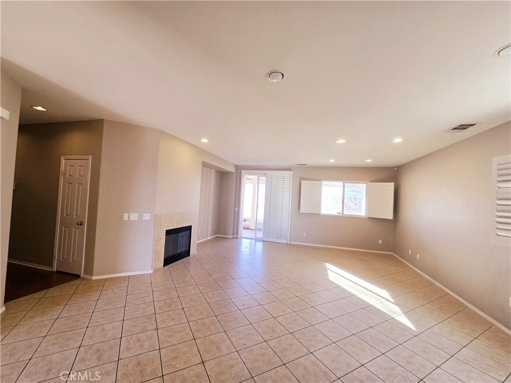5765 W Avenue K2 Property Photo 12