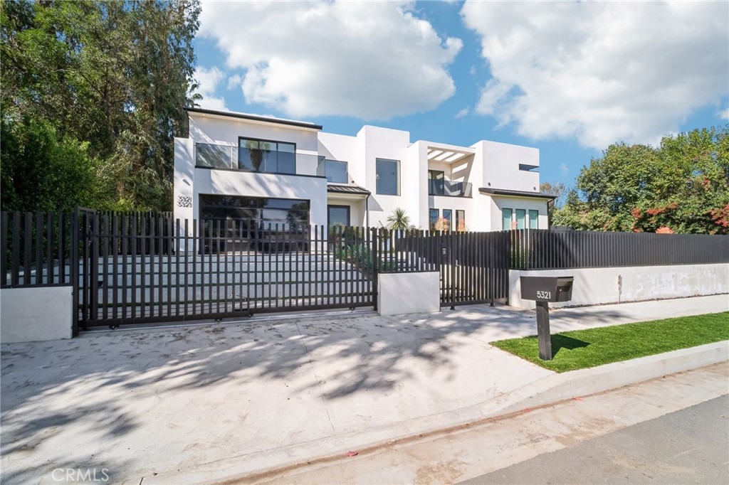 5321 Oak Park Avenue Property Photo 1