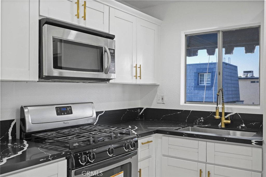 18530 Hatteras 333 Property Photo 11