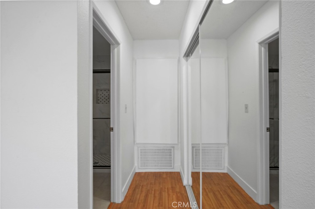 18530 Hatteras 333 Property Photo 14