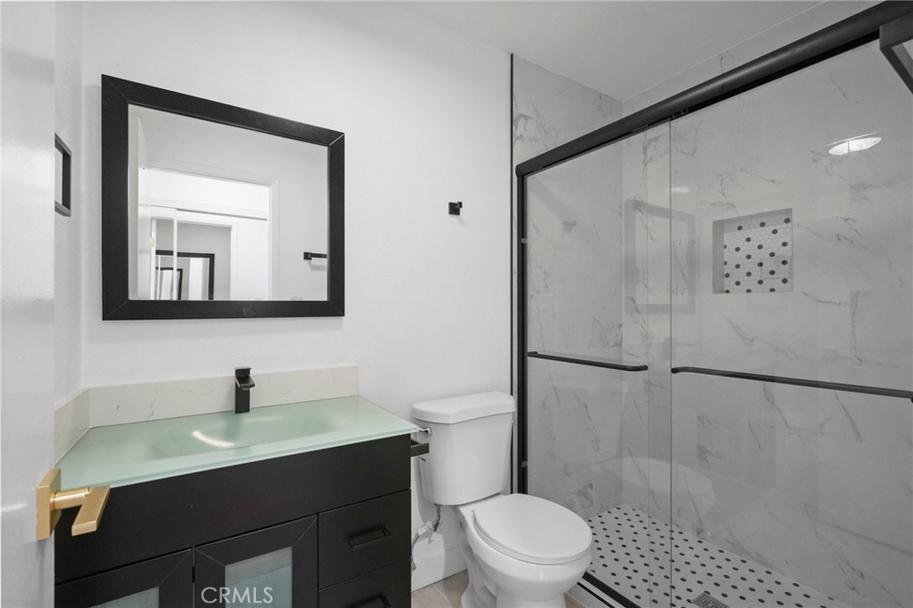 18530 Hatteras 333 Property Photo 15