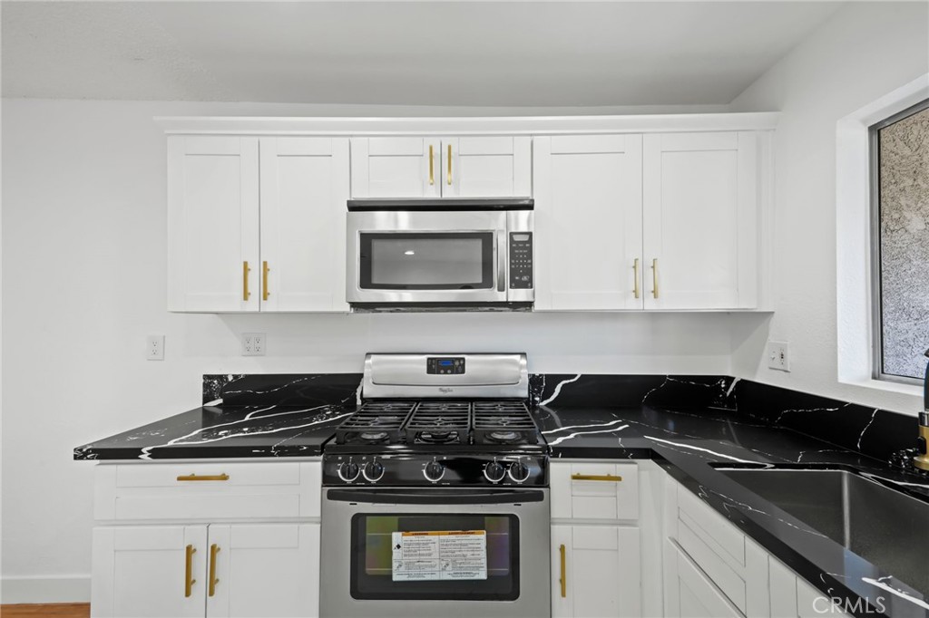 18530 Hatteras 333 Property Photo 17