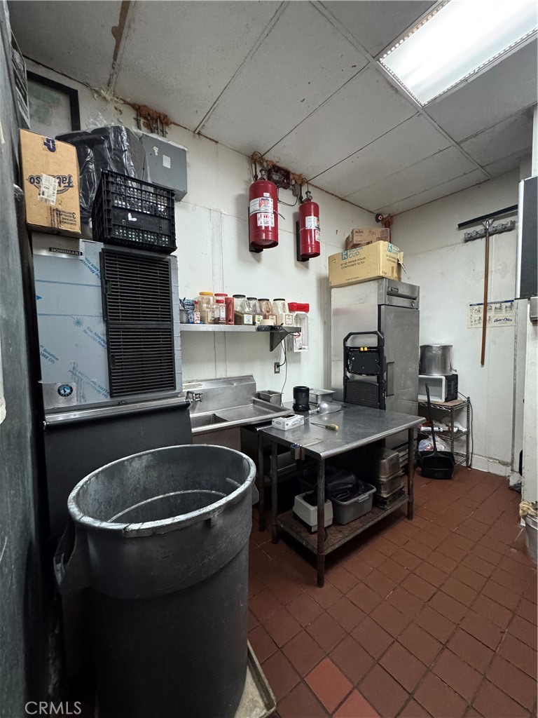 7980 Sunset Blvd Property Photo 12
