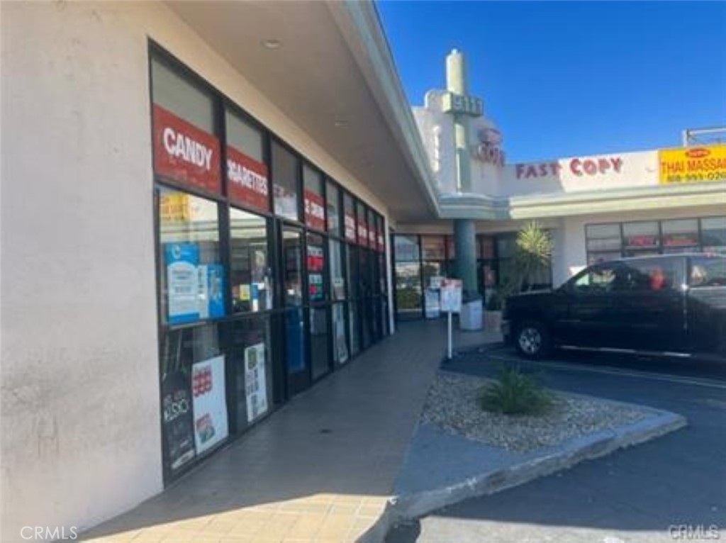 9111 De Soto Avenue Property Photo 2