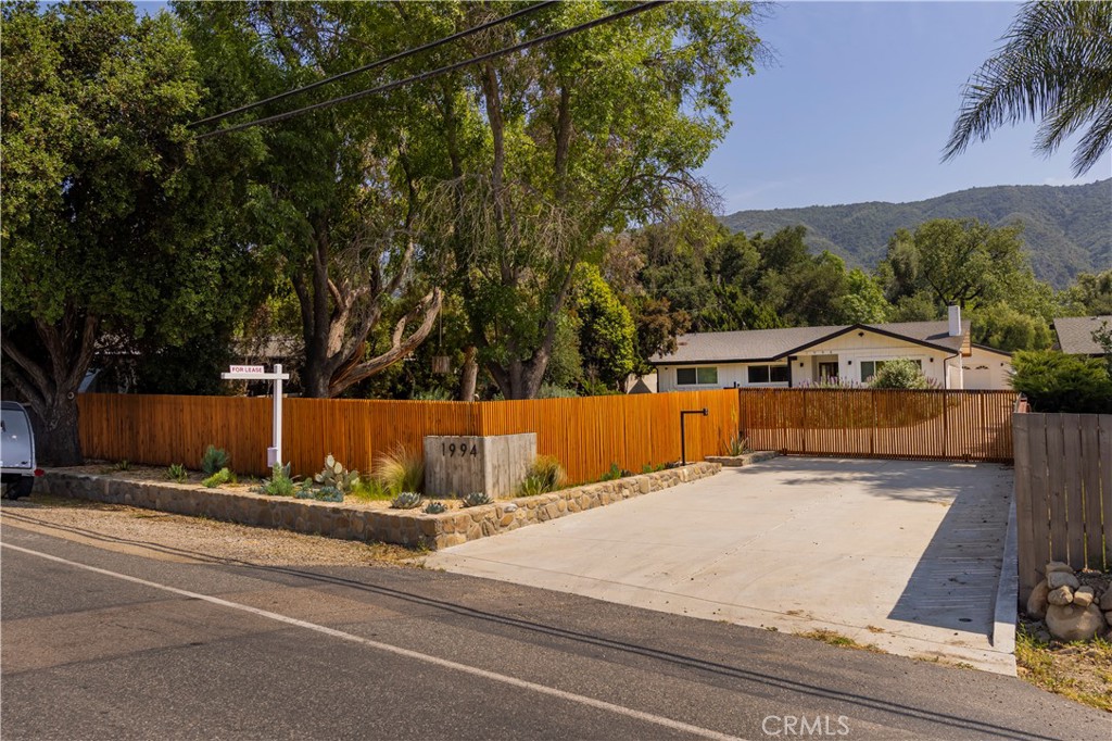 1994 E Ojai Avenue Property Photo 2