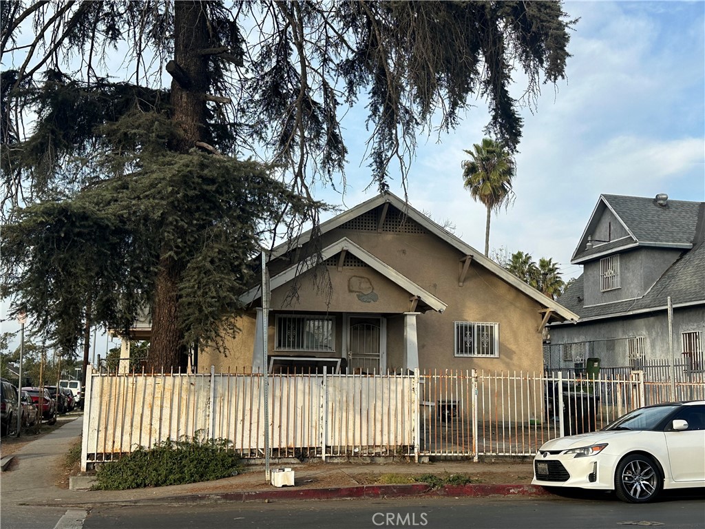 401 E 46th Street Property Photo