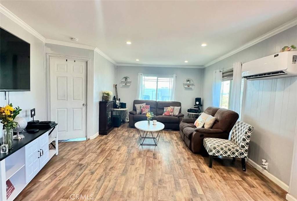 1258 W Rosamond 74 Property Photo 4