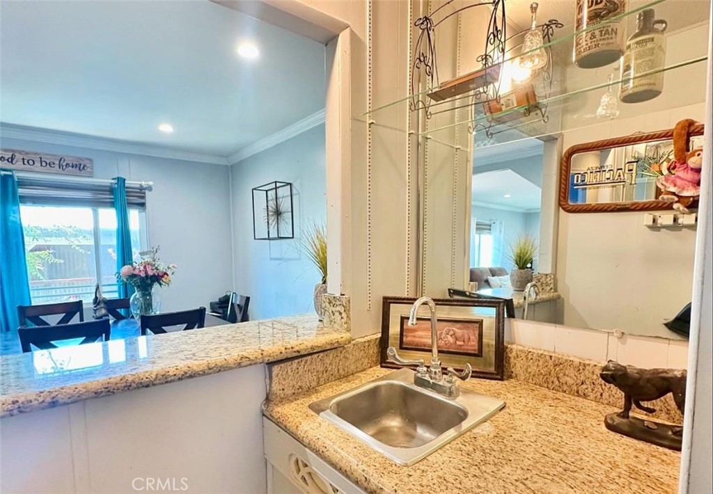 1258 W Rosamond 74 Property Photo 9