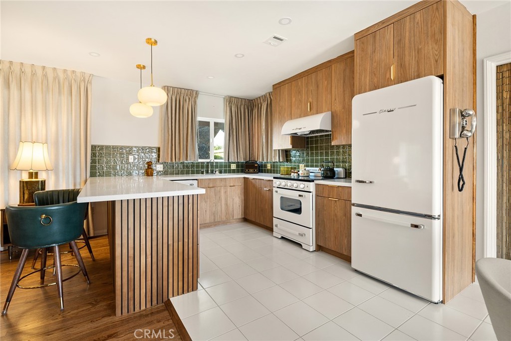 13420 Wentworth Street Property Photo 12