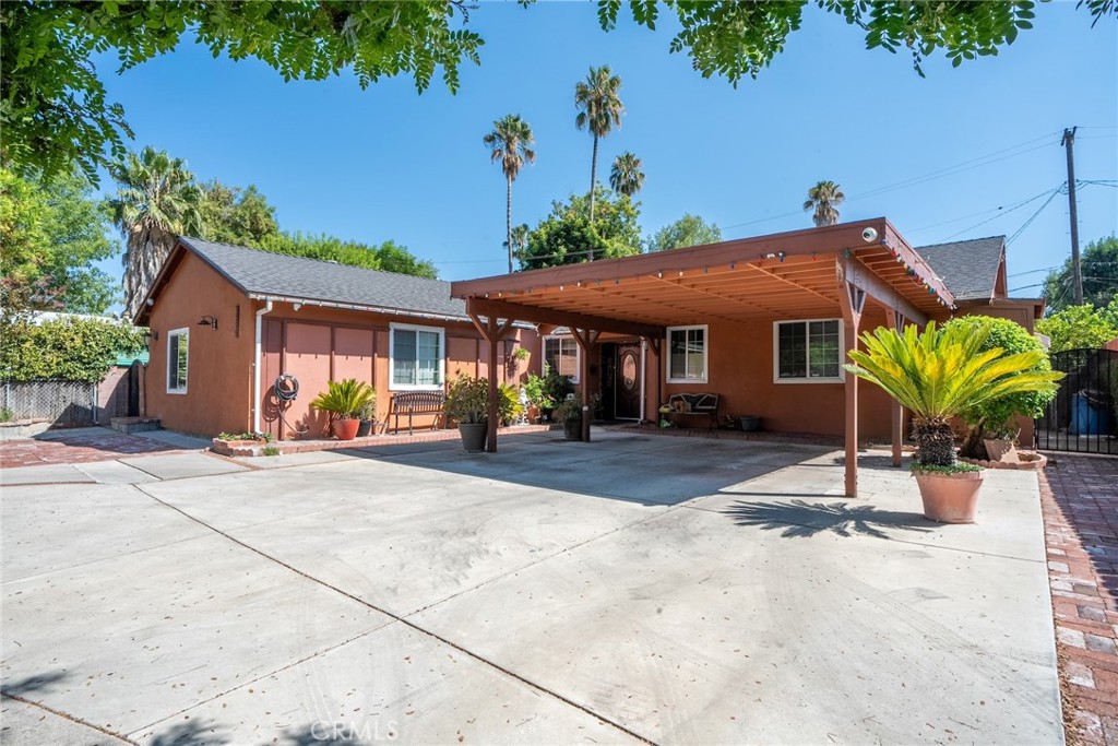 20312 Vose Street Property Photo