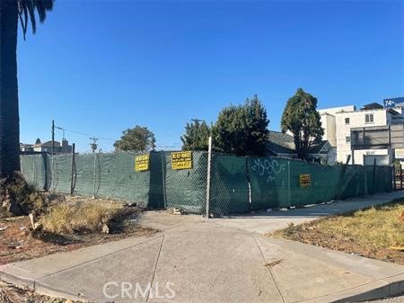7323 Crenshaw Boulevard Property Photo 3