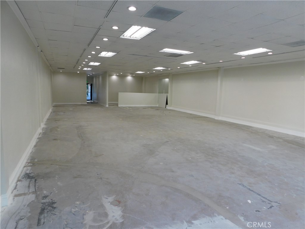 16940 Ventura Boulevard Property Photo 7