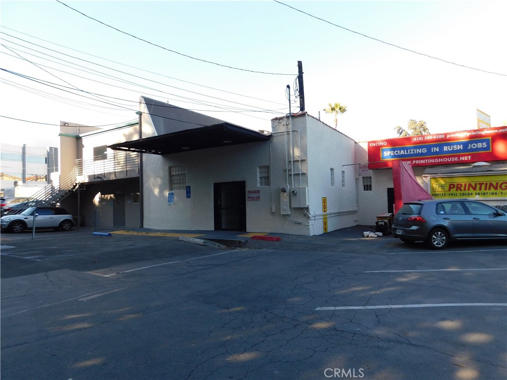 16940 Ventura Boulevard Property Photo 16