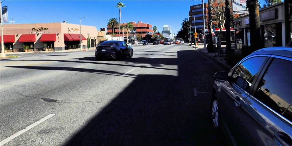 16940 Ventura Boulevard Property Photo 18