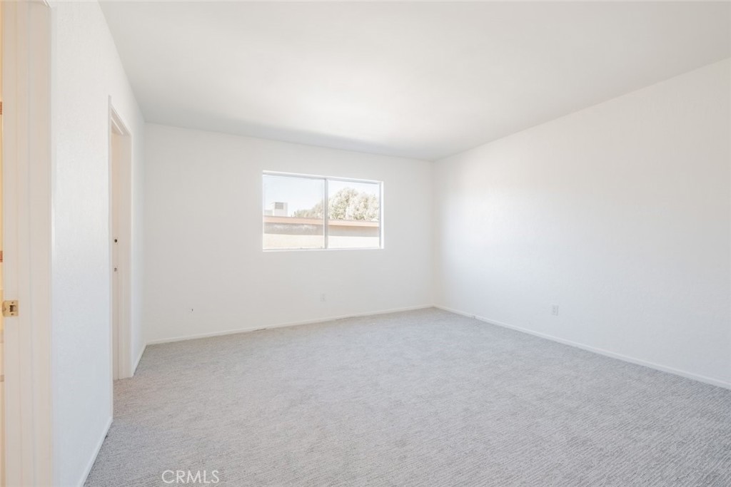21017 Gresham Street 16 Property Photo 9