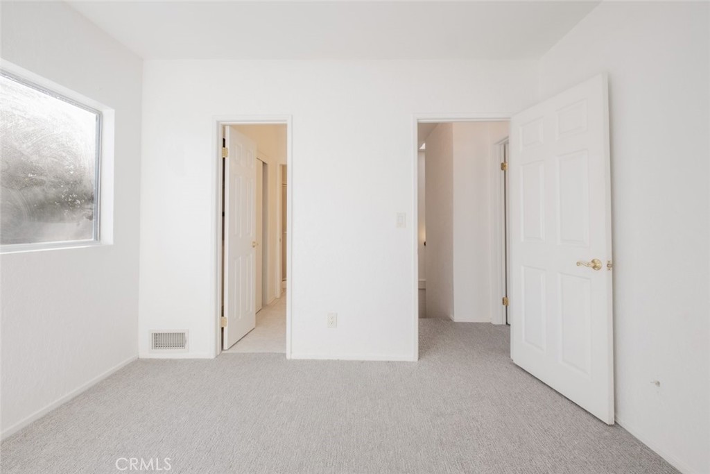 21017 Gresham Street 16 Property Photo 14