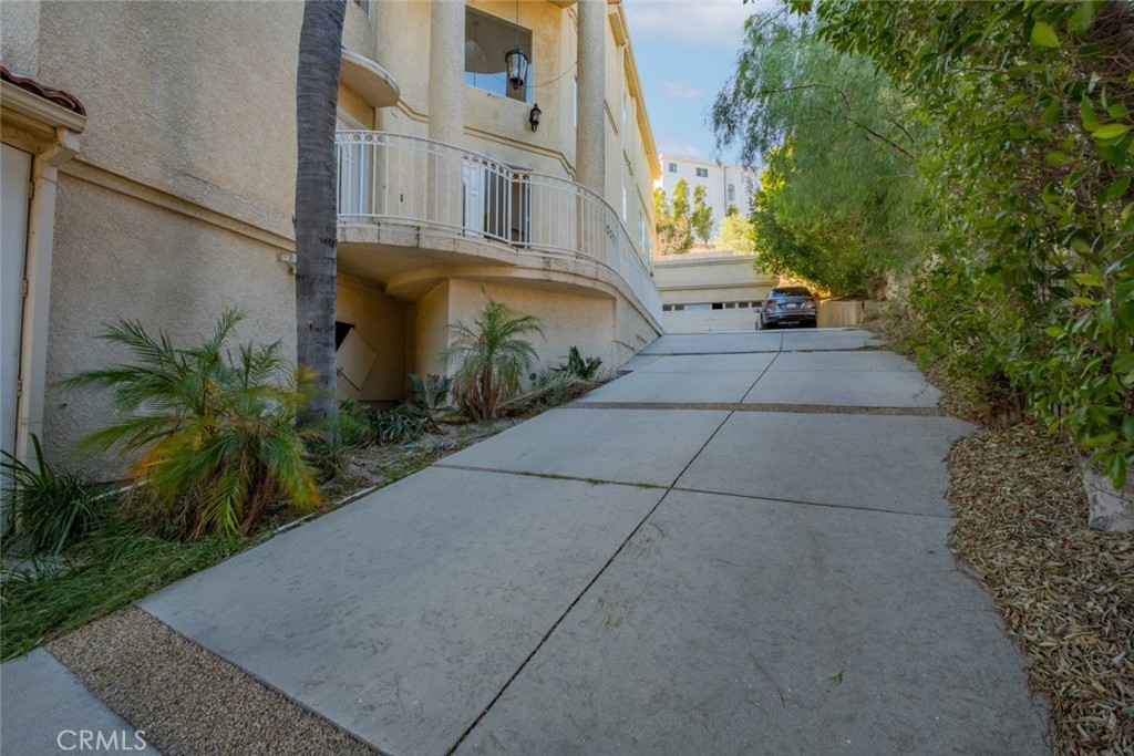 12001 Shoshone Avenue Property Photo 2