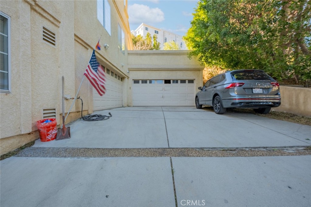 12001 Shoshone Avenue Property Photo 3