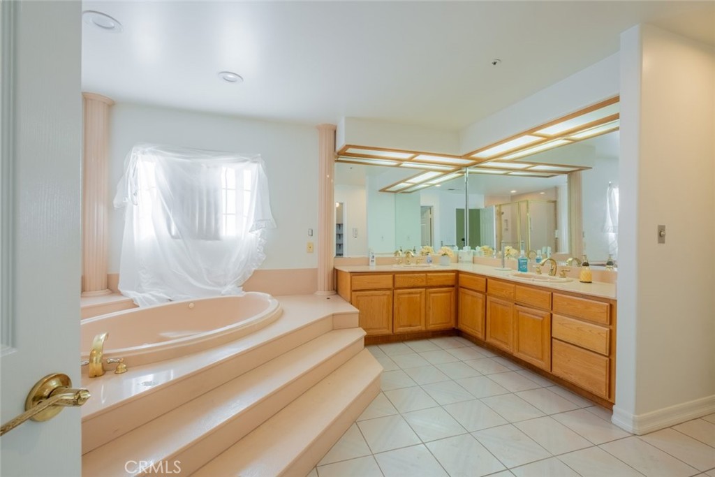 12001 Shoshone Avenue Property Photo 18