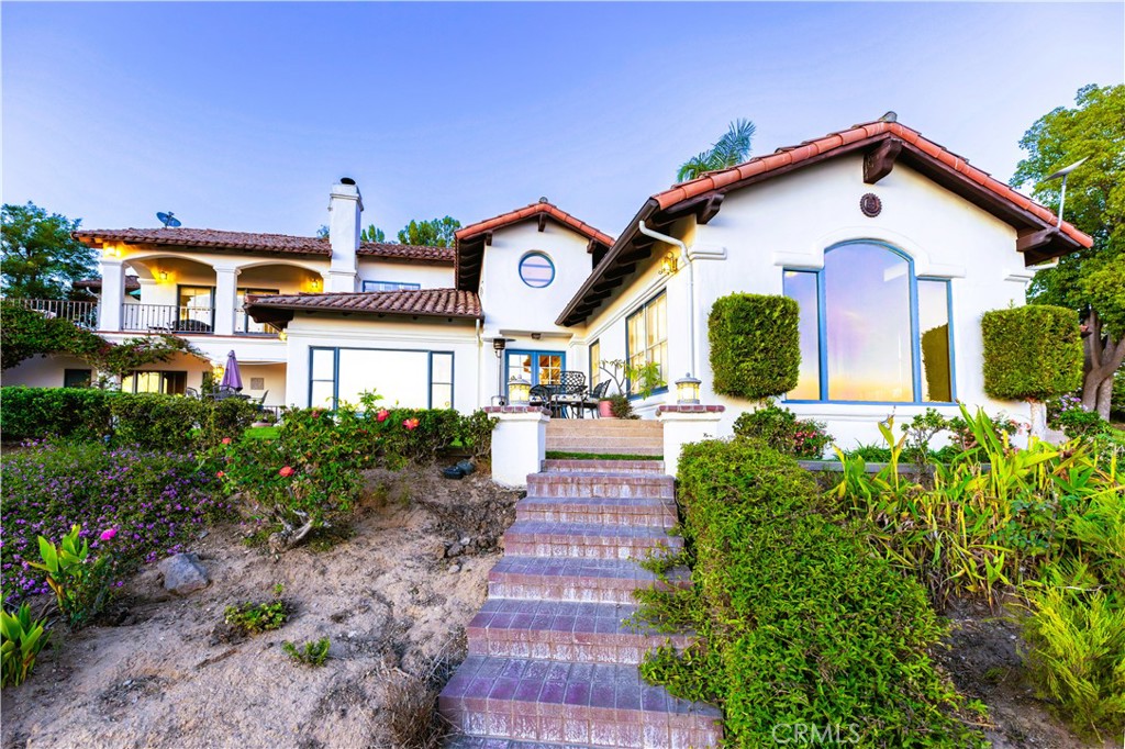 8420 Waters Road Property Photo 4