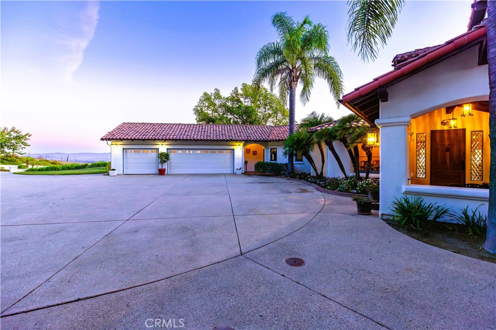 8420 Waters Road Property Photo 17