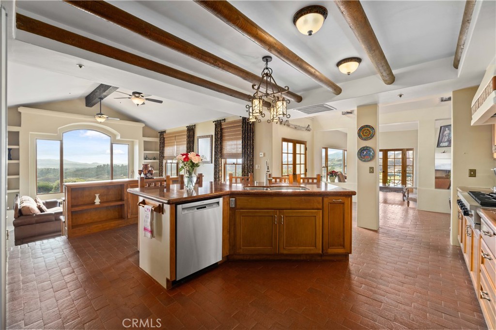 8420 Waters Road Property Photo 28