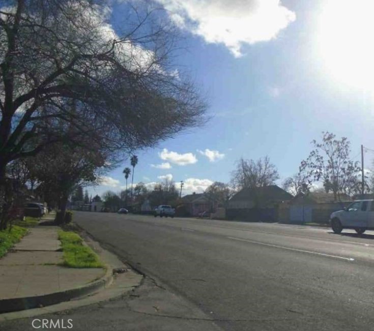 2820 N El Dorado Street Property Photo 3