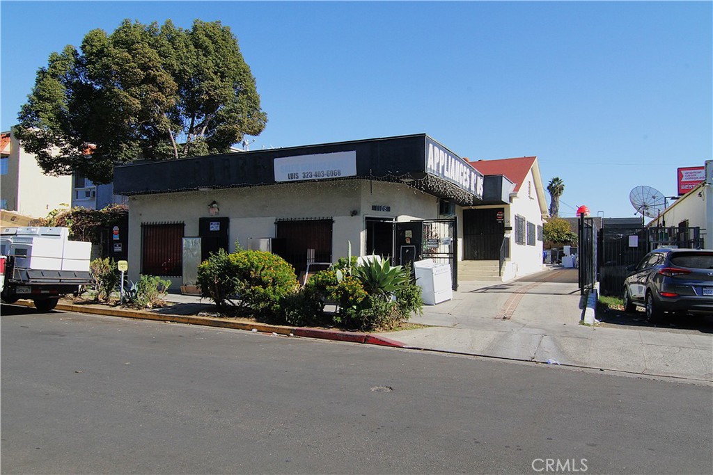 1108 N Kenmore Avenue Property Photo 1