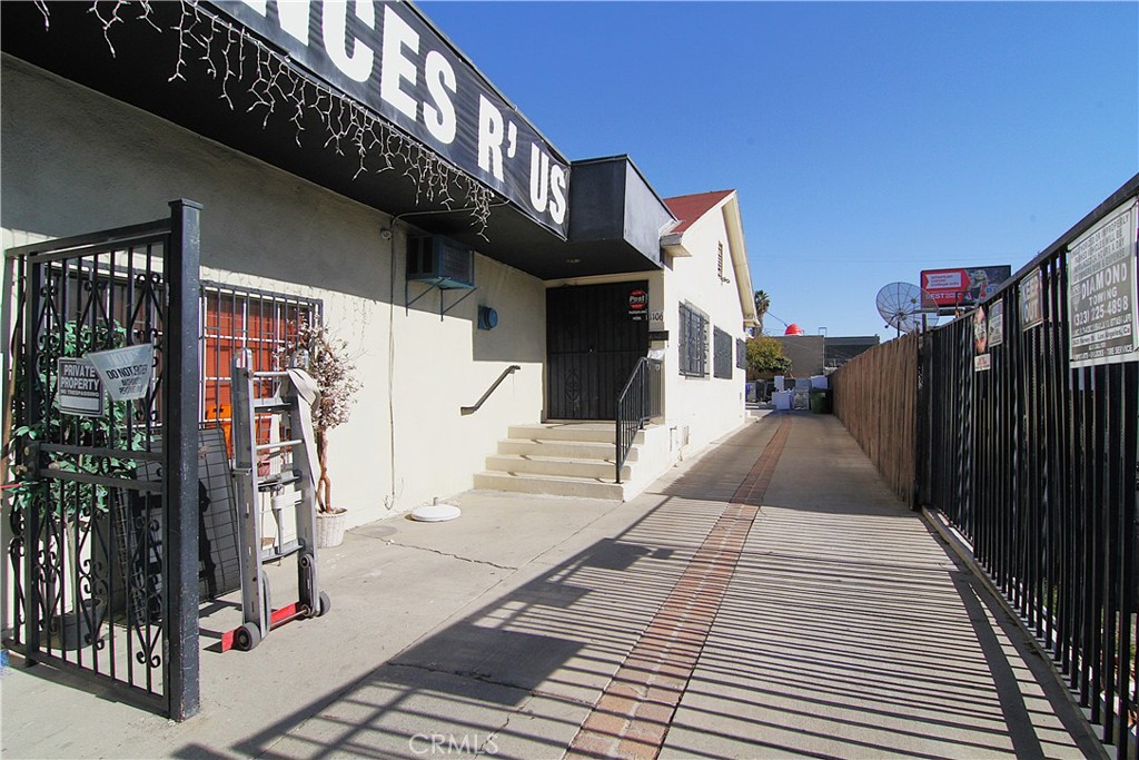 1108 N Kenmore Avenue Property Photo 8