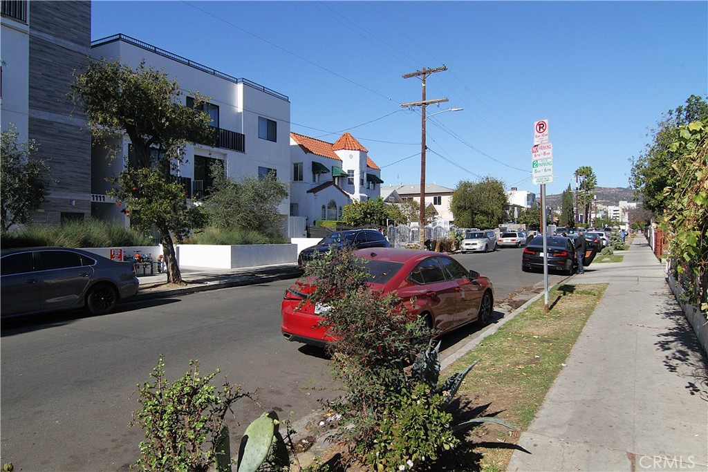 1108 N Kenmore Avenue Property Photo 10
