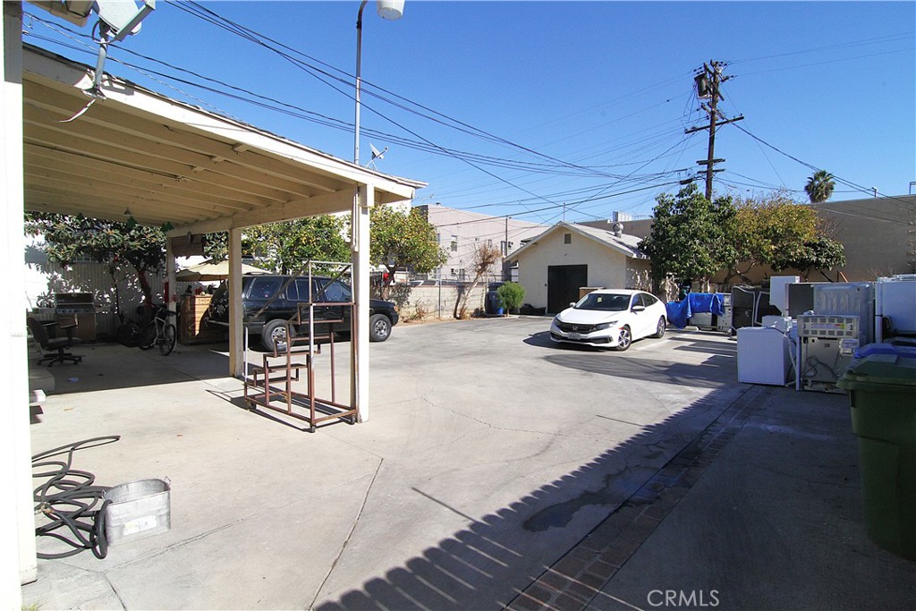 1108 N Kenmore Avenue Property Photo 11