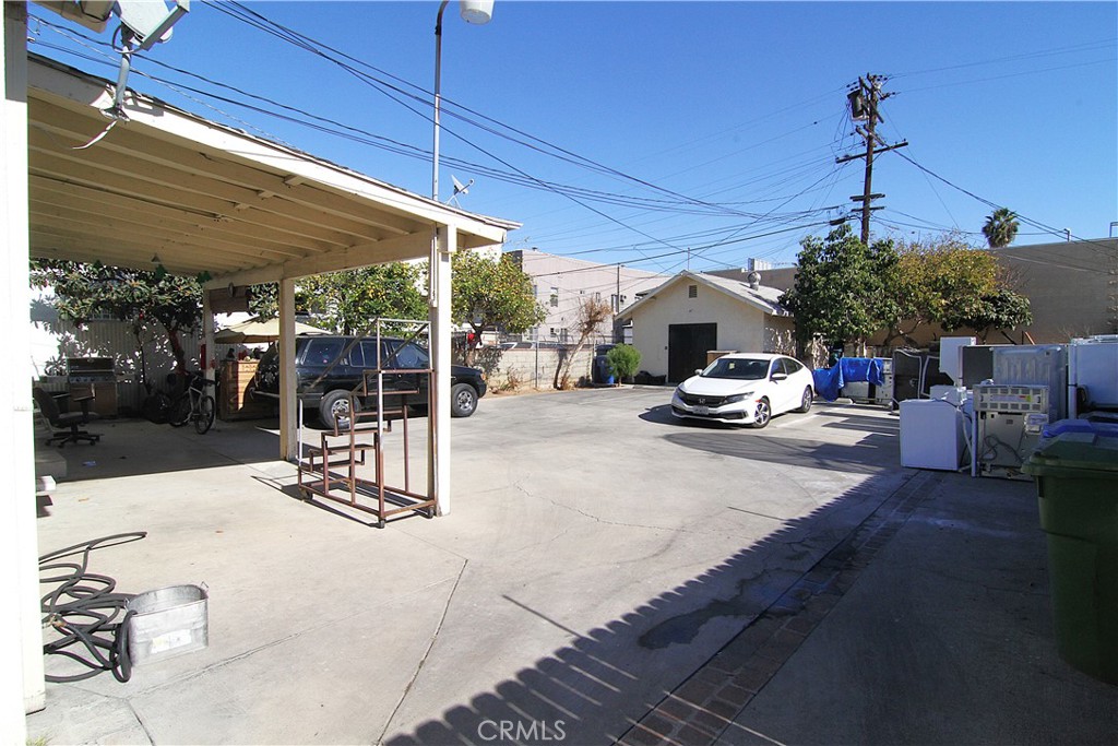 1108 N Kenmore Avenue Property Photo 11