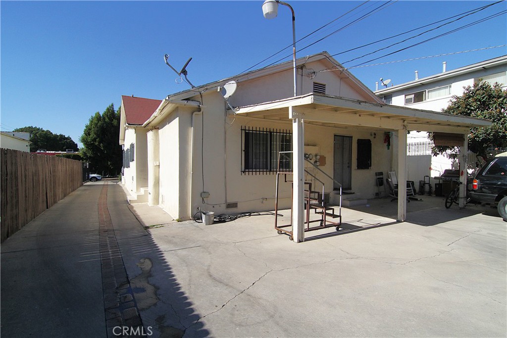 1108 N Kenmore Avenue Property Photo 12