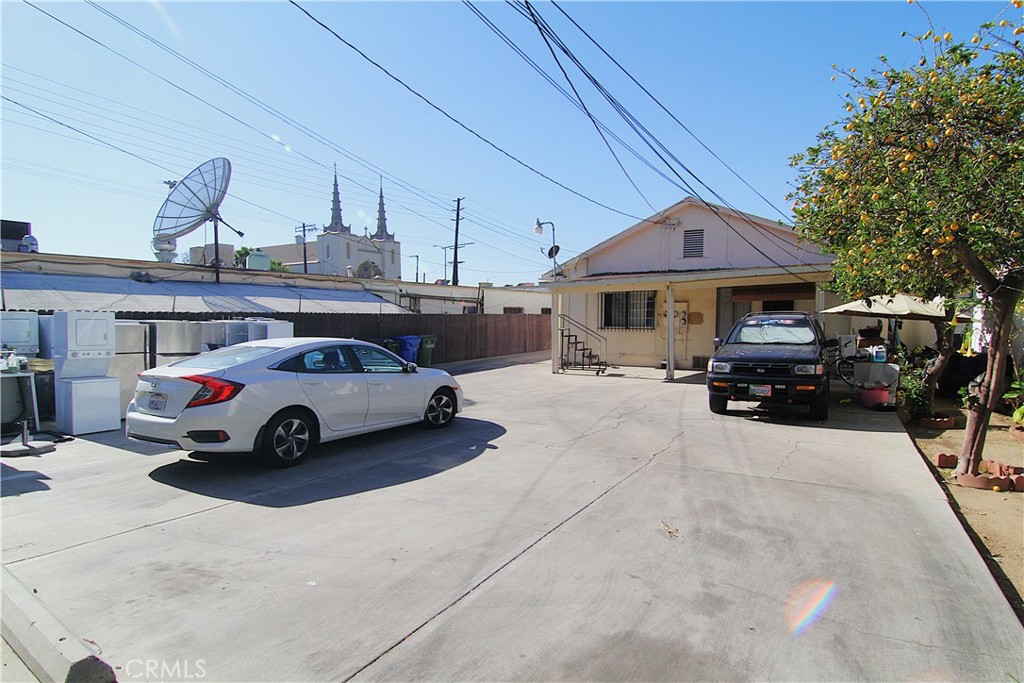 1108 N Kenmore Avenue Property Photo 15