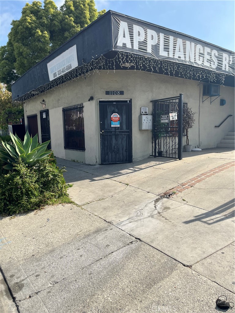 1108 N Kenmore Avenue Property Photo 17