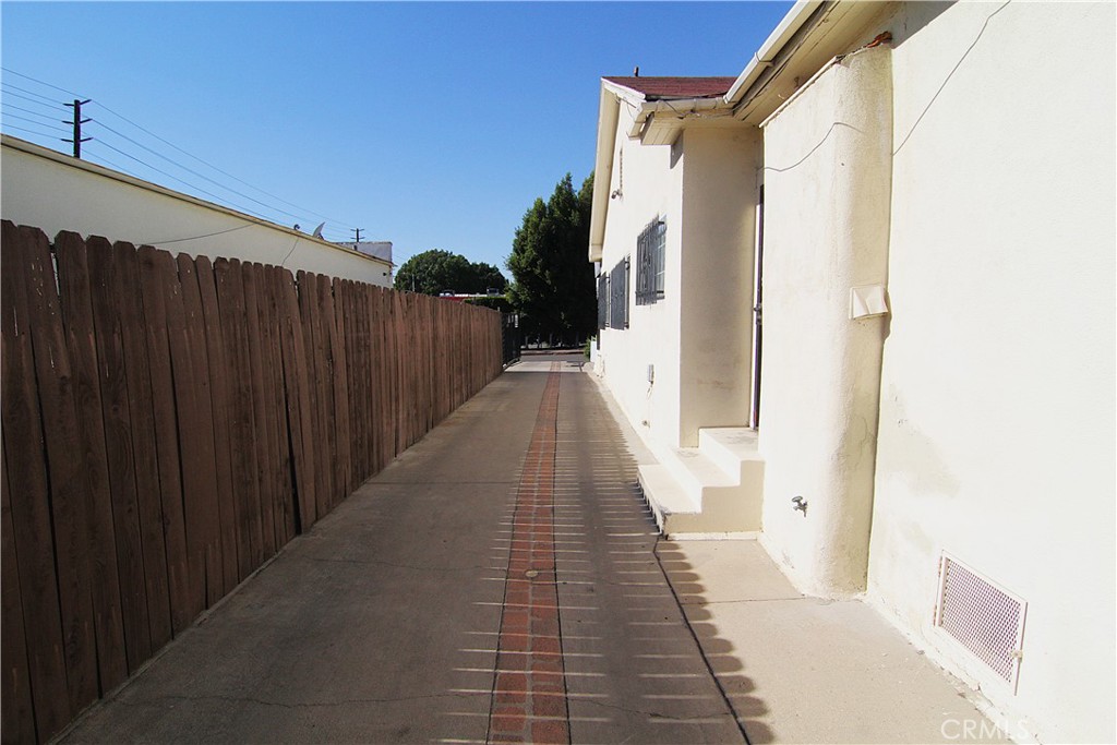 1108 N Kenmore Avenue Property Photo 22