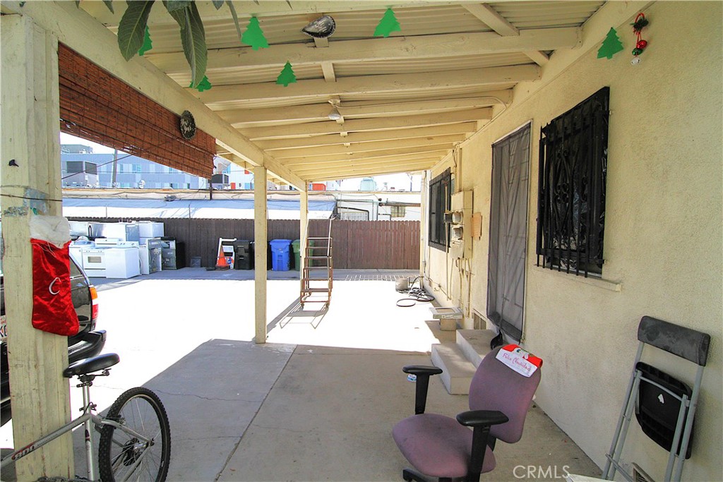 1108 N Kenmore Avenue Property Photo 24