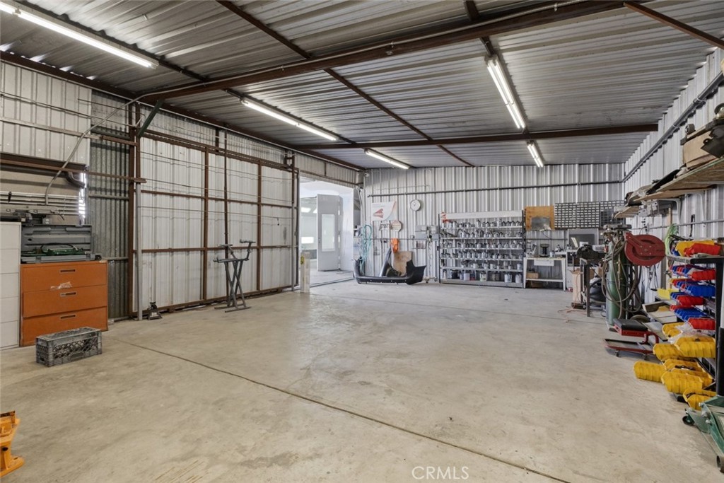 9118 Glenoaks Boulevard Property Photo 15