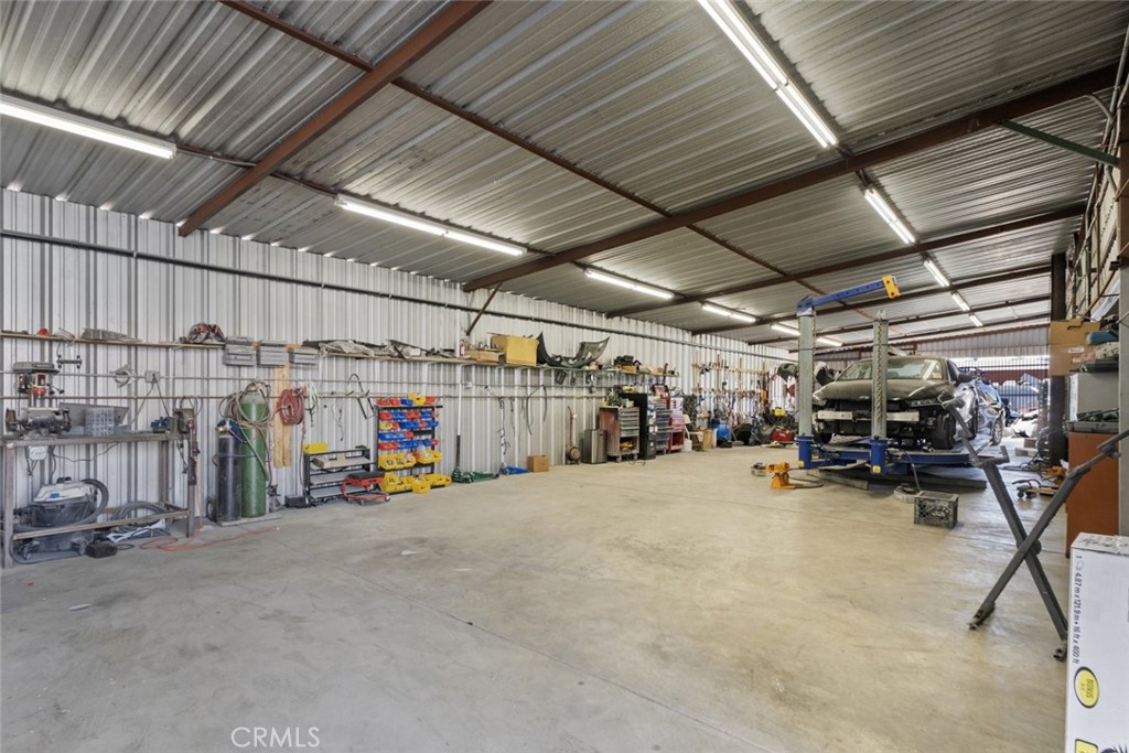 9118 Glenoaks Boulevard Property Photo 16